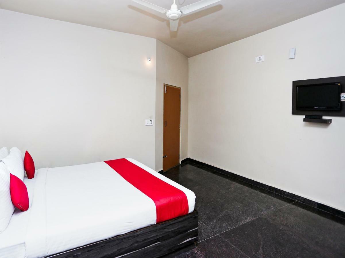 Oyo 9262 Recluse Premiere Hotel Kushalnagar Luaran gambar